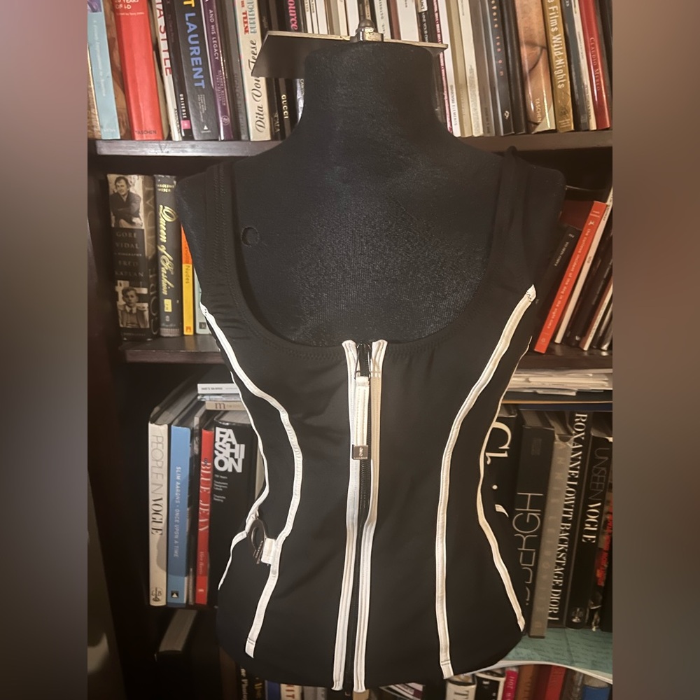 Axcelerate Speedo corset Top black & white bkini Top